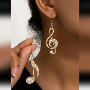 Elegant Gold Musical Note Earrings